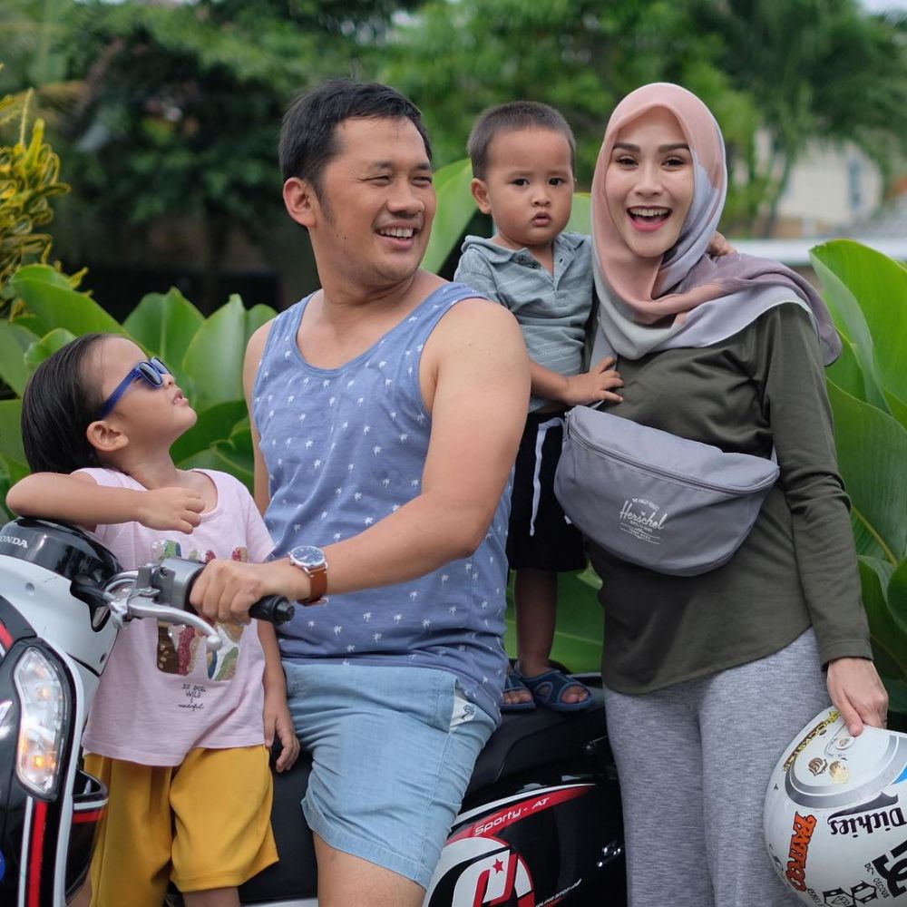 6 Anak seleb ini punya panggilan antimainstream kepada orangtuanya