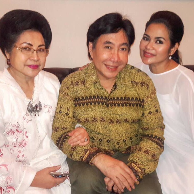 7 Potret Puti Guntur cucu Soekarno, cawagub cantik di Pilkada Jatim