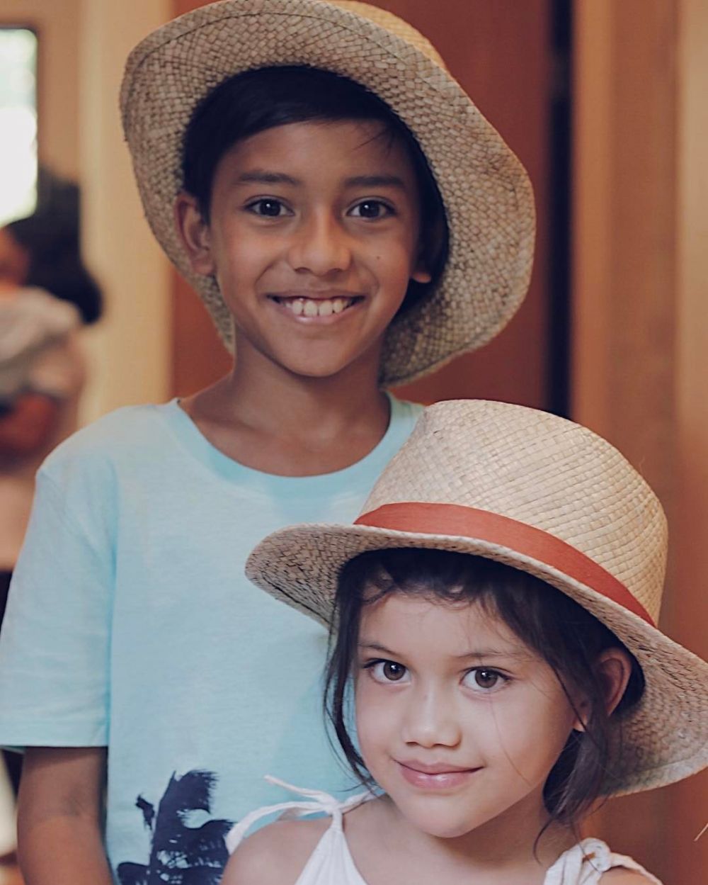 Masih kayak ABG, begini 8 potret kemesraan Nana Mirdad & Andrew White