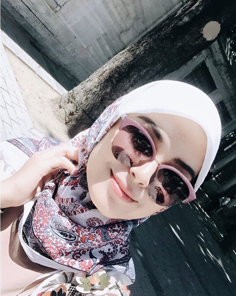 12 Gaya Vebby Palwinta saat berhijab, banyak yang bilang makin cantik