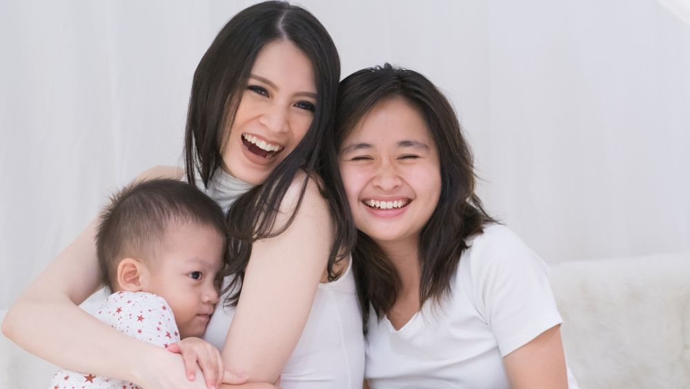 10 Potret persahabatan Donita dan Gritte Agatha yang kayak kakak adik