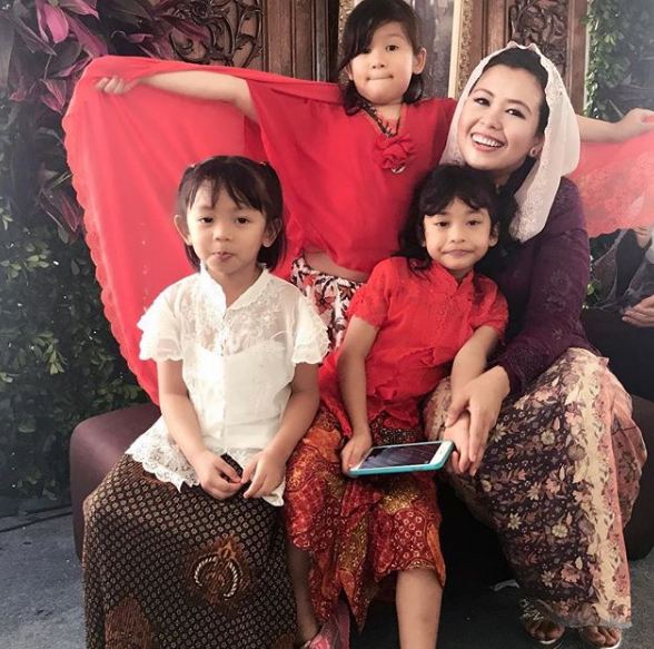 10 Gaya manis Malica Aurora, cucu Gus Dur yang imut-imut abis