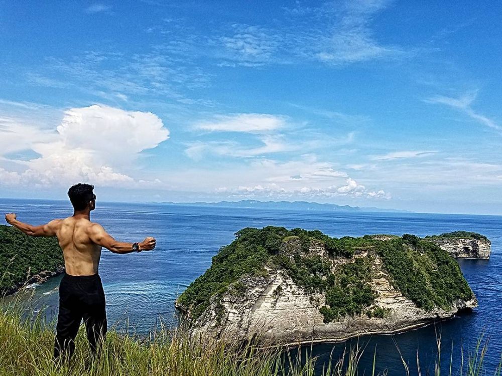 10 Pesona Dhuha Fatih, anggota TNI ganteng yang doyan traveling