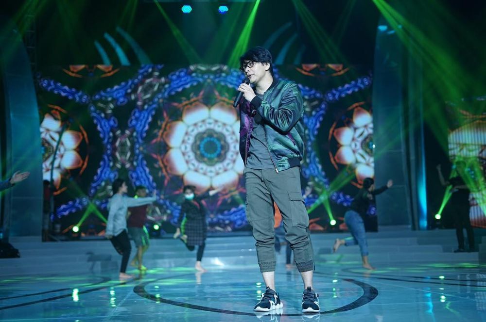 10 Gaya Armand Maulana ini nggak kalah sama anak ABG kekinian