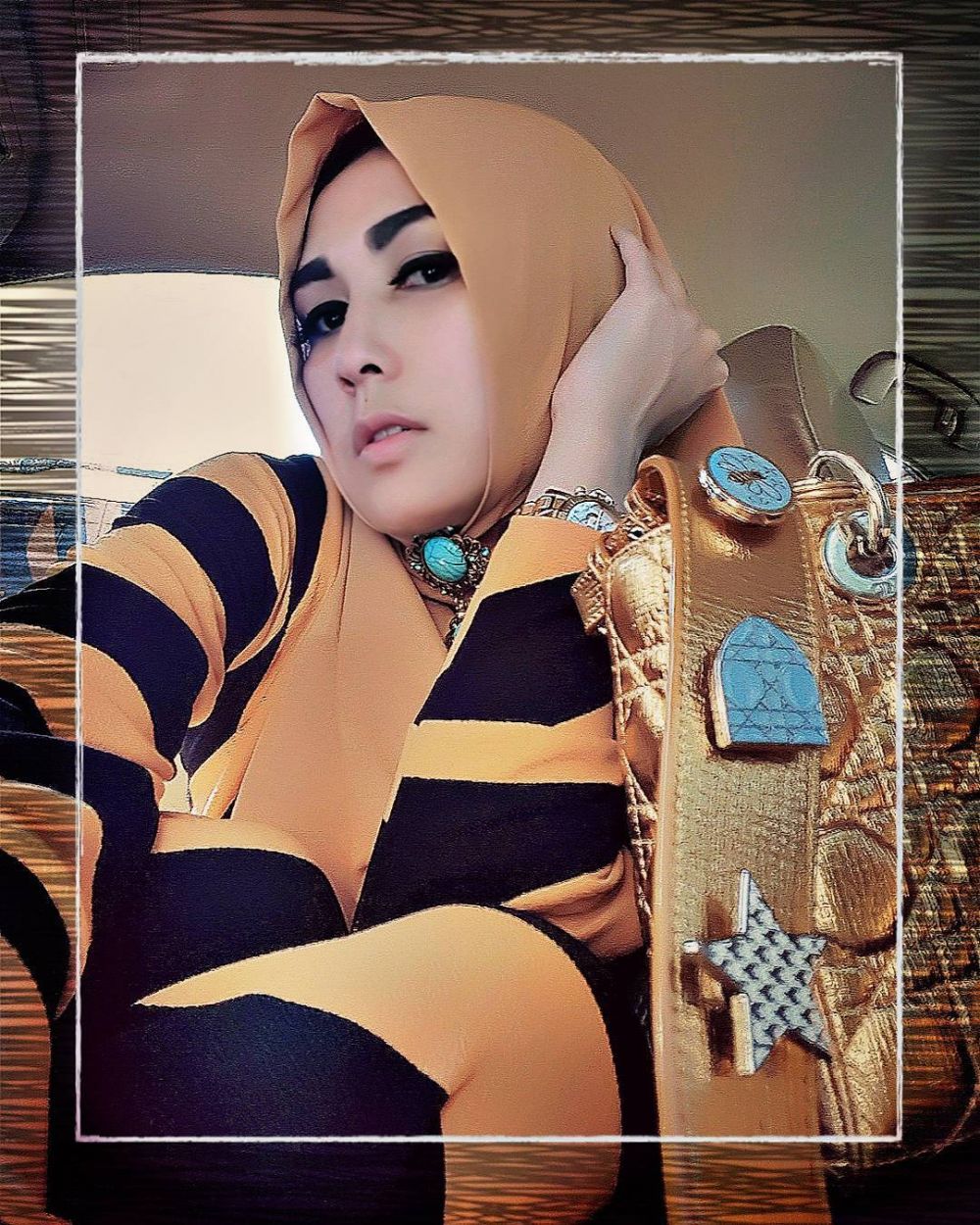 8 Potret Farida pemain Misteri Gunung Merapi, kini cantik berhijab