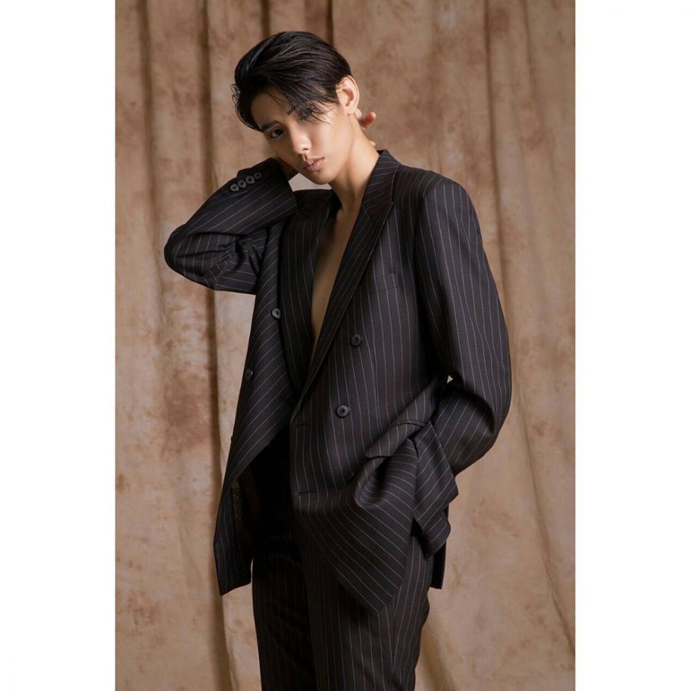 10 Pesona Anast Lie, model androgini top yang bisa bikin kamu minder