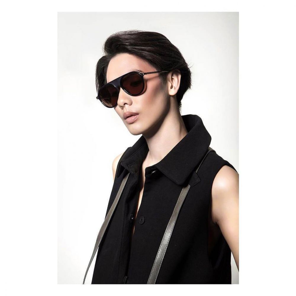 10 Pesona Anast Lie, model androgini top yang bisa bikin kamu minder