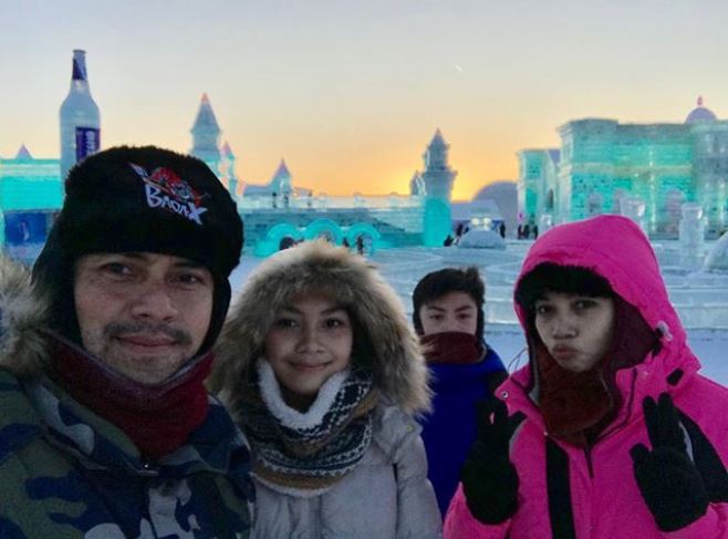 10 Momen keseruan Anjasmara bersama keluarga saat liburan ke China