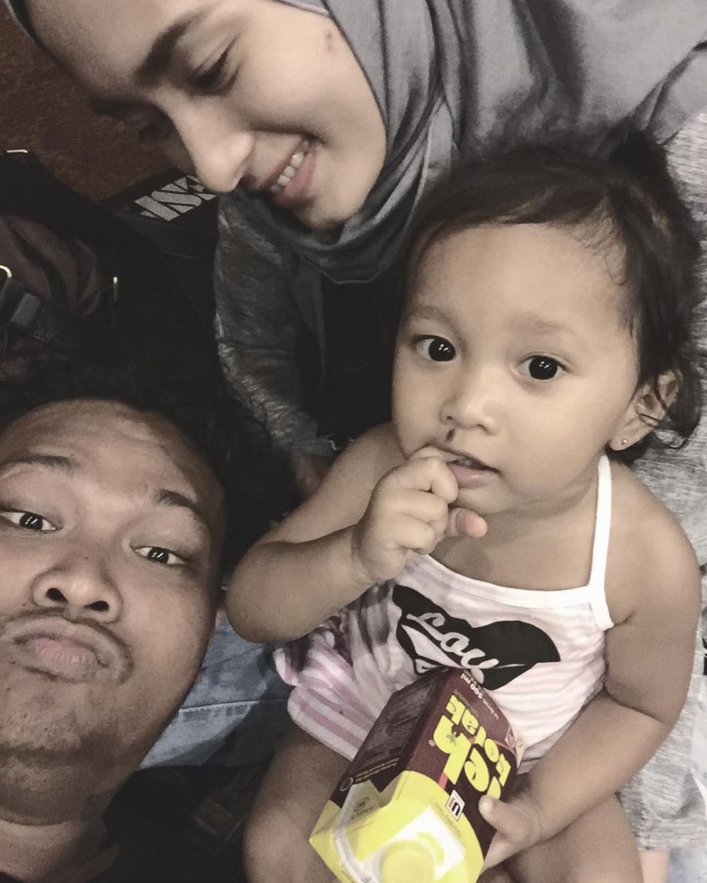 8 Potret kehangatan keluarga kecil Virgoun 'Surat Cinta Untuk Starla'