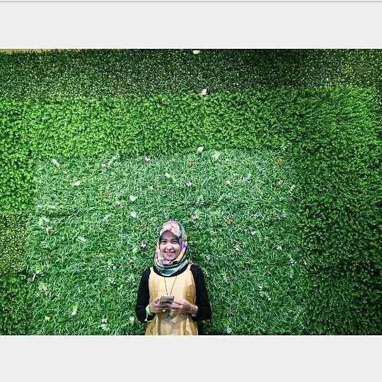 10 Pesona Alviola Putri, si bidan cantik sekaligus driver ojek online