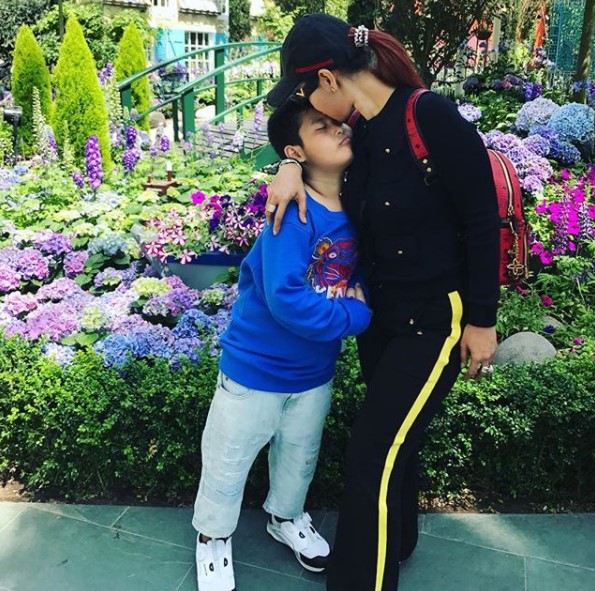 Aslinya tajir melintir, tapi di 5 postingan ini Inul tampak merendah