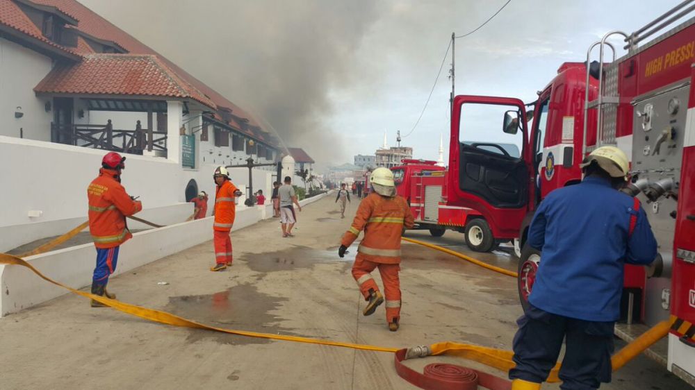 7 Foto kebakaran di Museum Bahari Jakarta, hanguskan benda bersejarah