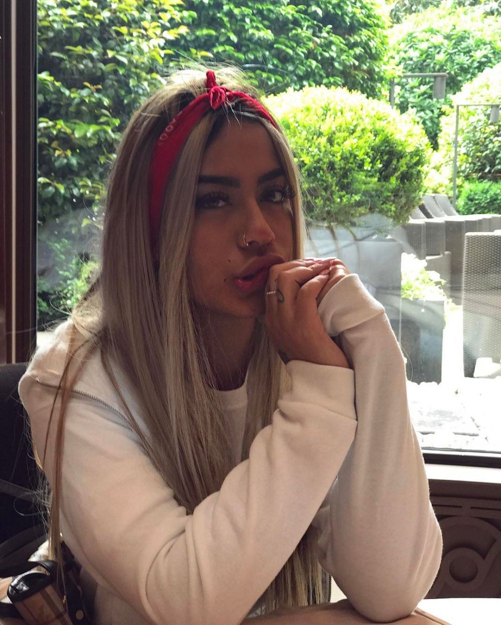 10 Potret Rafaella Becran, adik Neymar yang seksinya kebangetan