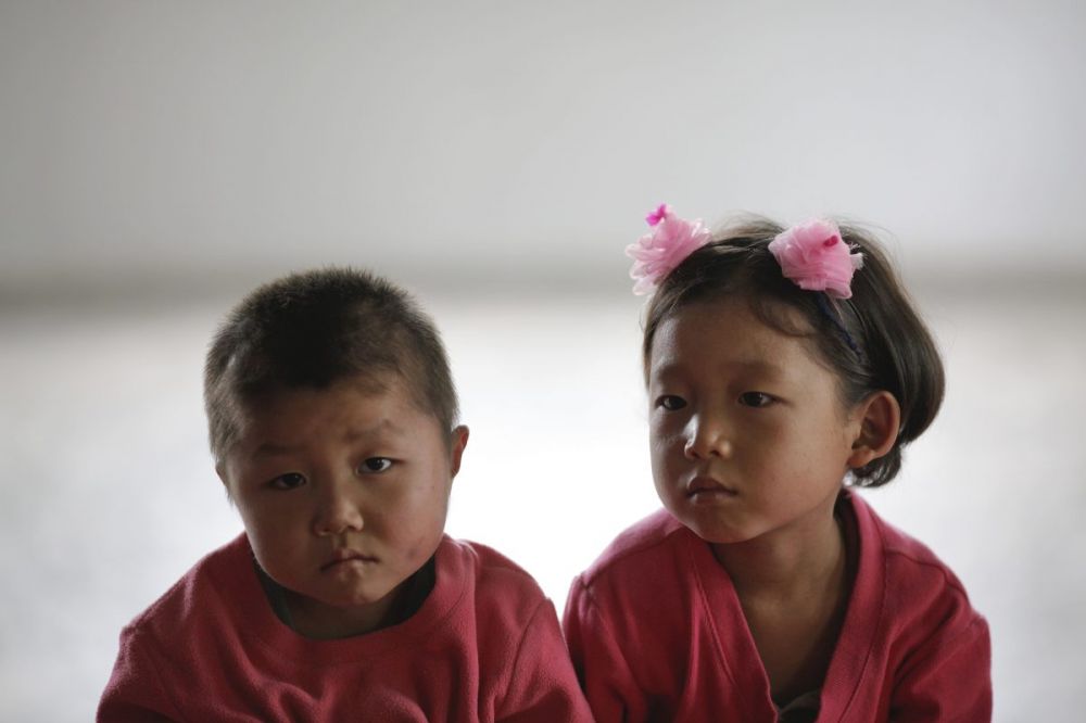 10 Foto mirisnya anak-anak Korea Utara, si kaya dan si miskin dibedain