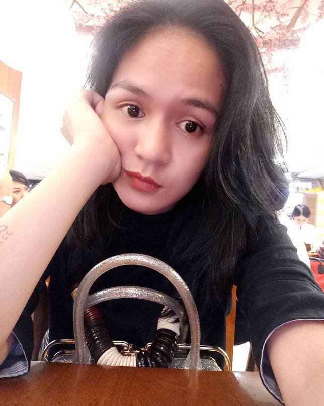 Menikah dengan seleb, nasib 7 wanita ini berakhir dengan perceraian