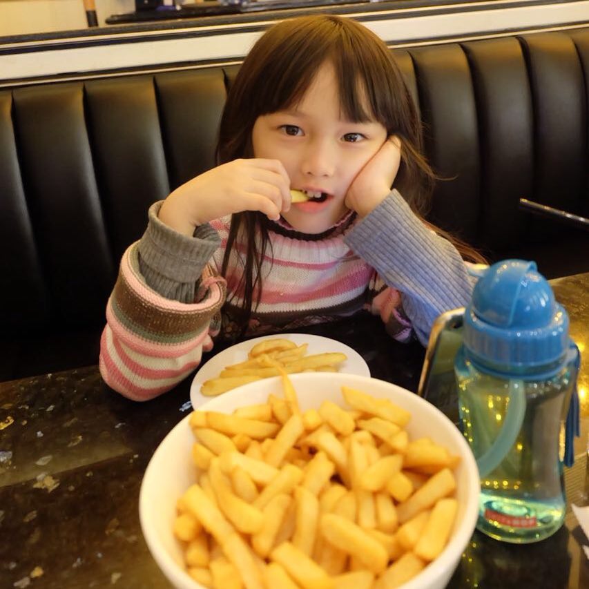 Aslinya punya nama panjang, 5 anak seleb ini panggilannya singkat