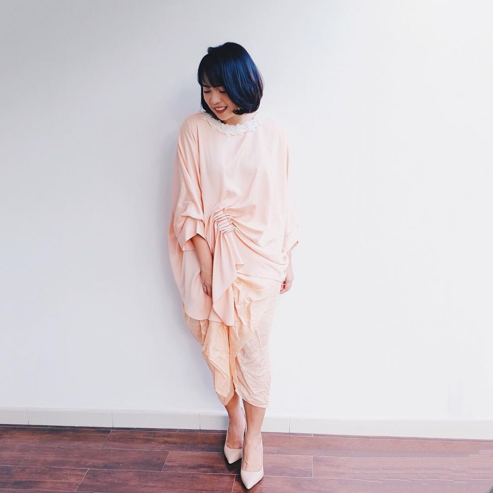 7 Gaya outfit cewek untuk menyamarkan paha besar ala Fitri Tropica