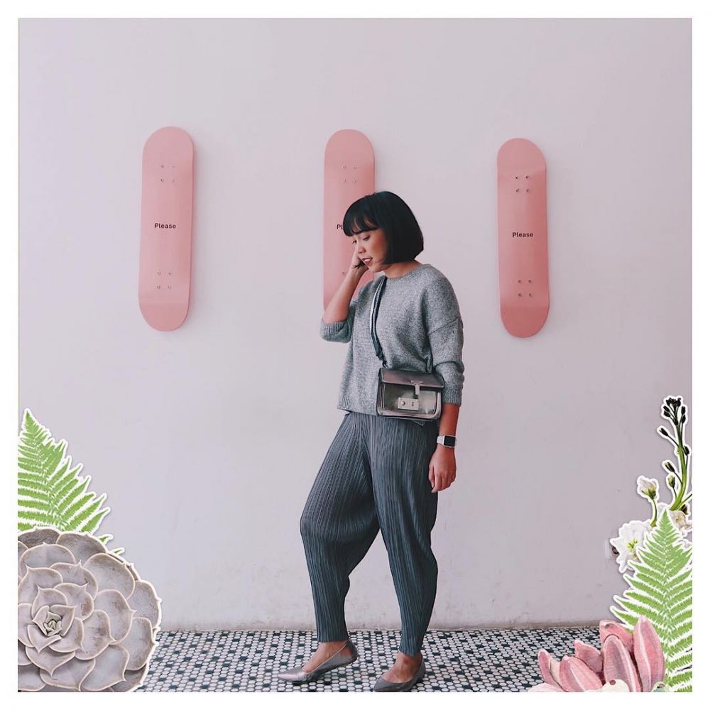 7 Gaya outfit cewek untuk menyamarkan paha besar ala Fitri Tropica