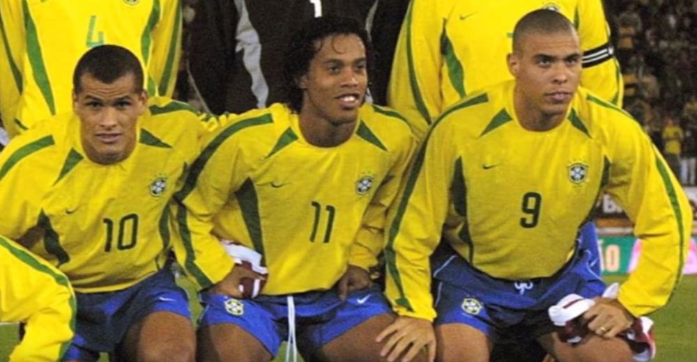 Gantung sepatu, ini 15 potret perubahan Ronaldinho sejak kecil