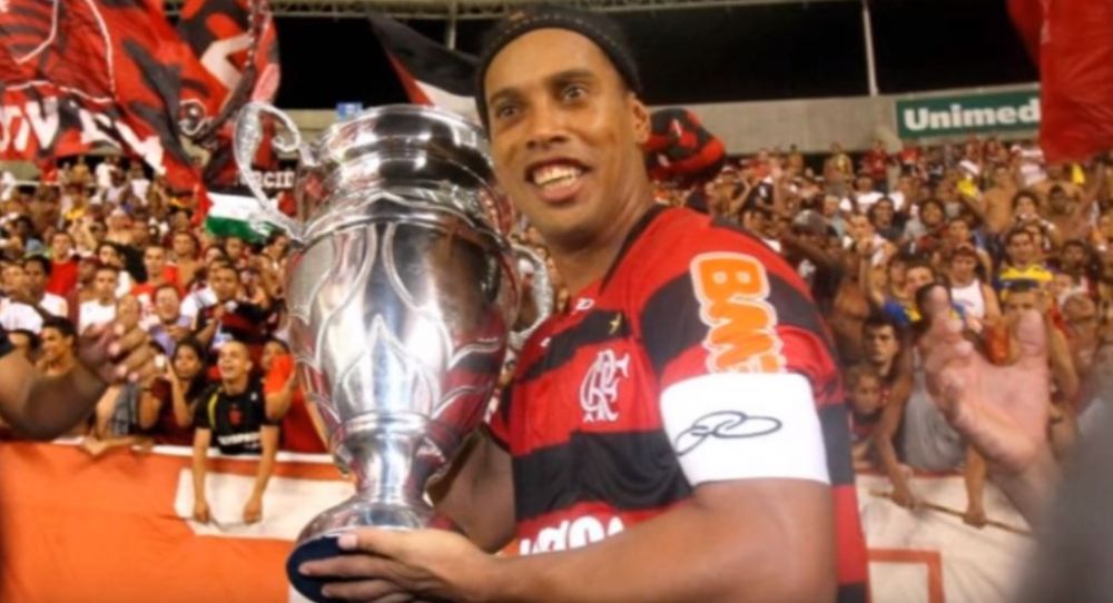 Gantung sepatu, ini 15 potret perubahan Ronaldinho sejak kecil