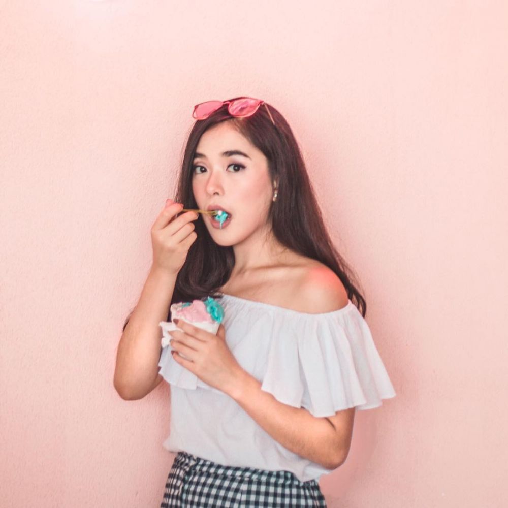 10 Potret cewek yang jadi korban SARA di KRL, ternyata model iklan