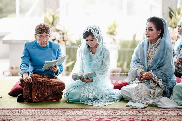 Pengajian & acara adat Ardina Rasti jelang pernikahan, auranya cantik