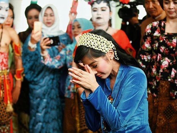 7 Momen siraman Ardina Rasti jelang pernikahan, penuh haru