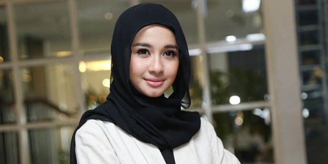 Jaga hubungan baik, 5 seleb ini undang mantan ke pesta pernikahannya