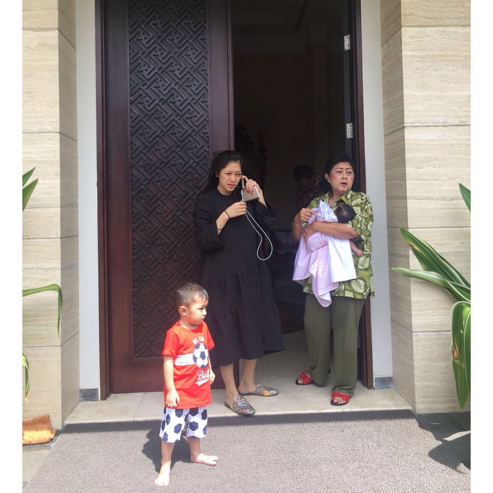 Gempa keras guncang Jakarta, Ani Yudhoyono posting foto kepanikan