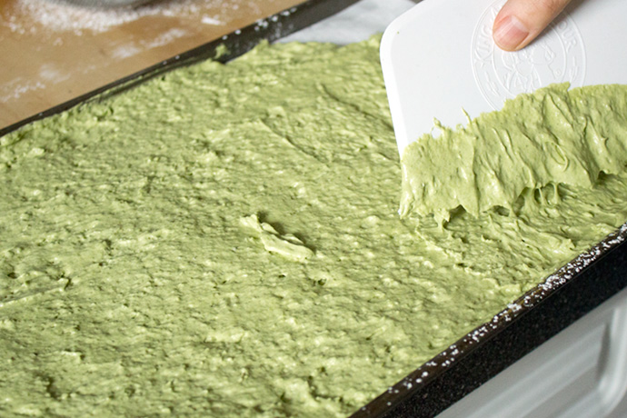 Bosan sama tiramisu yang gitu-gitu aja? Yuk coba bikin matchamisu