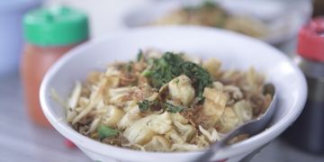 3 Bubur ayam paling nagih di Jakarta, ada yang langganan orang top lho