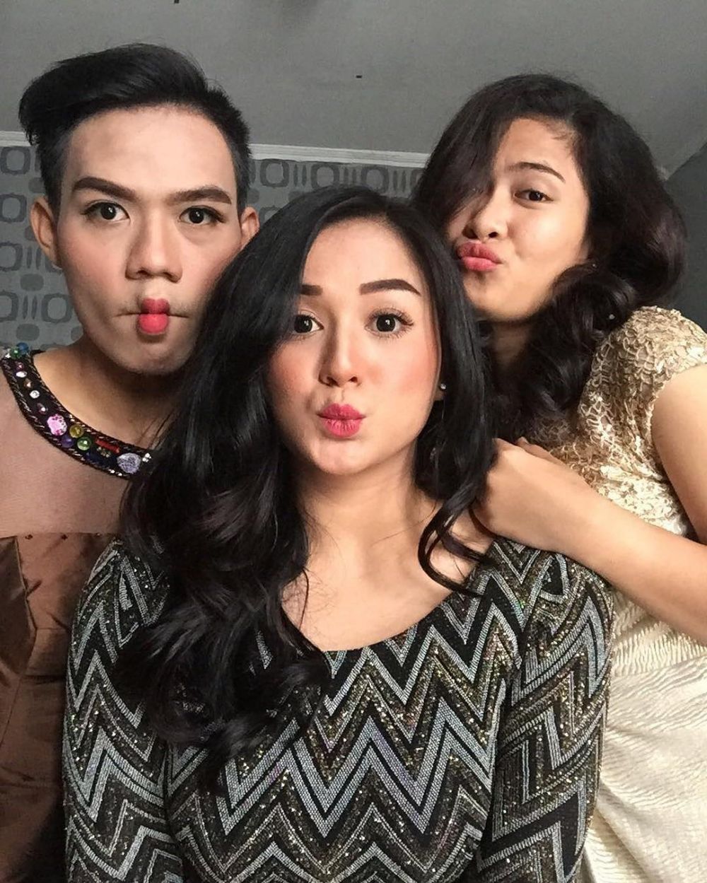Dulu tampil full makeup, ini 10 foto  Juwita Bahar tanpa riasan tebal
