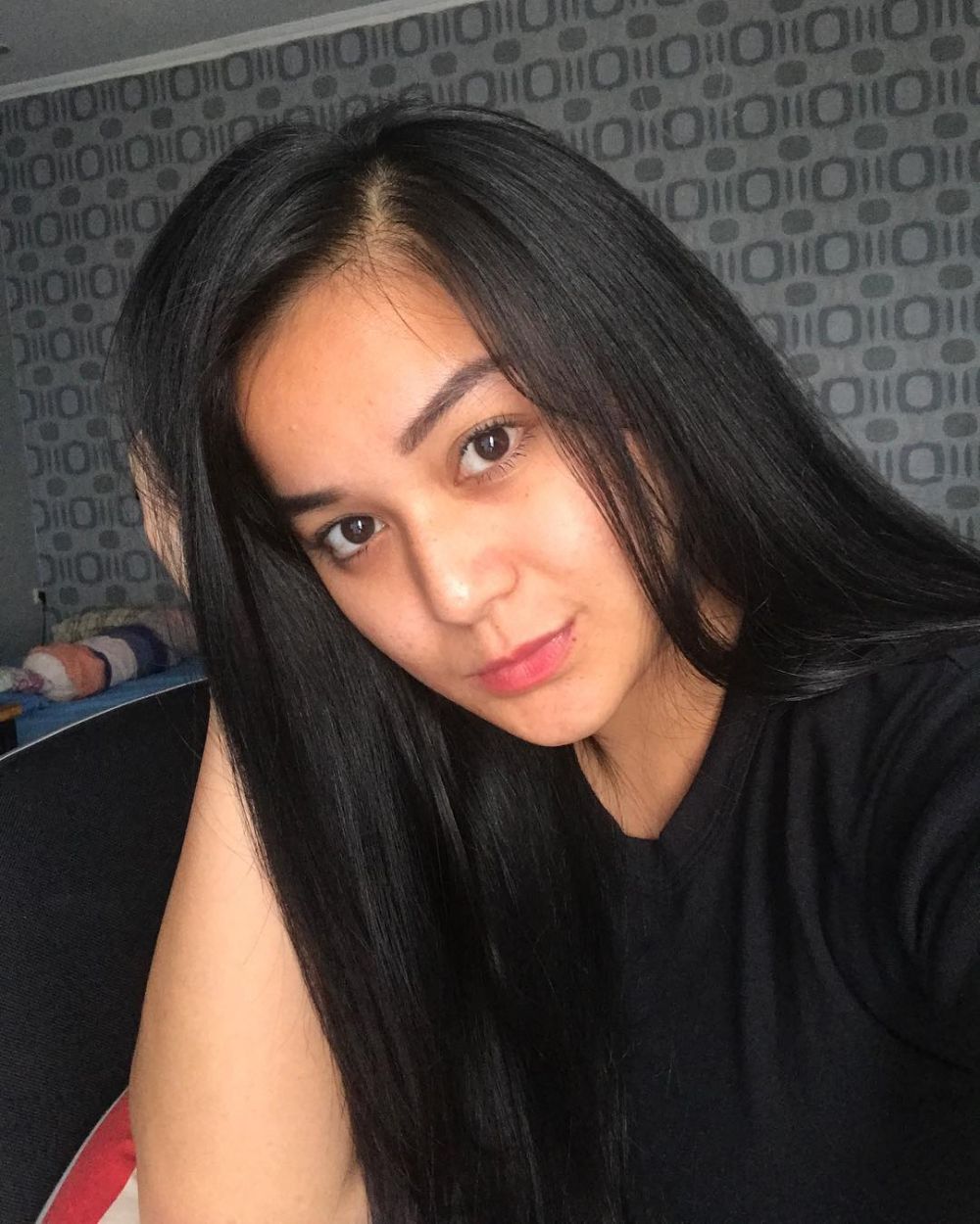 Dulu dandan menor, 5 seleb ini sekarang sering tanpa makeup