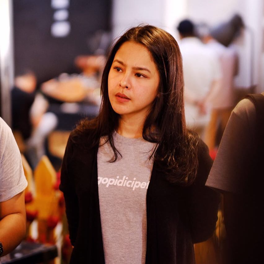 10 Potret Gabriella, barista manis mirip Maudy Ayunda bikin jatuh hati