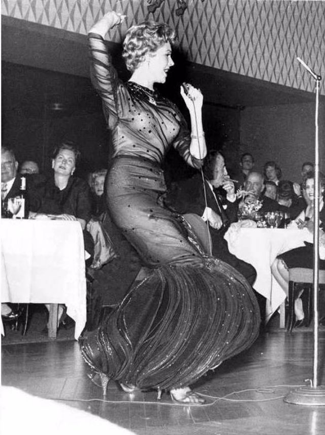 10 Foto langka Marie McDonald, model paling seksi Amerika era 40-50an