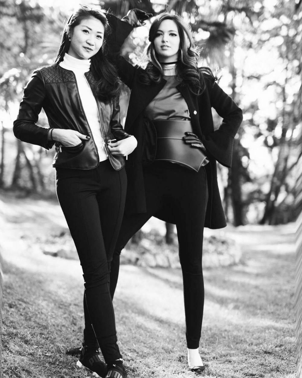 Pose bareng Jedar, begini 10 gaya Nia Ramadhani saat ikutan ngangkang