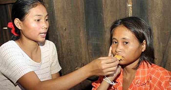 10 Kisah bocah yang hidup dan tumbuh besar dari kasih sayang binatang