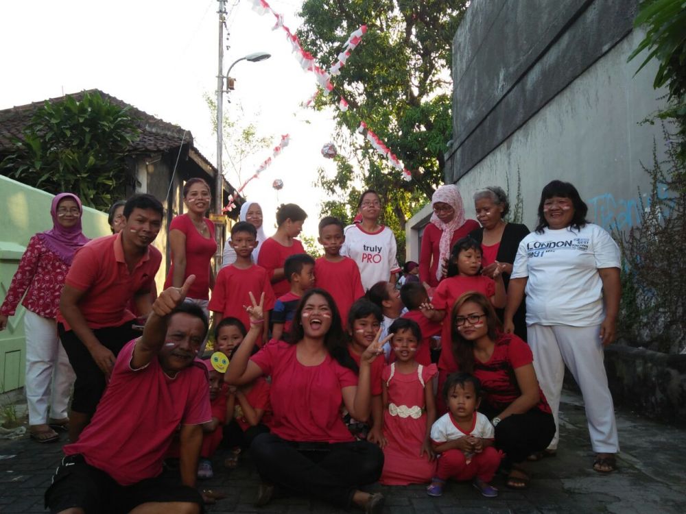 Octa Viantary, model trainer cantik & jadi Ketua RW di usia 23 tahun