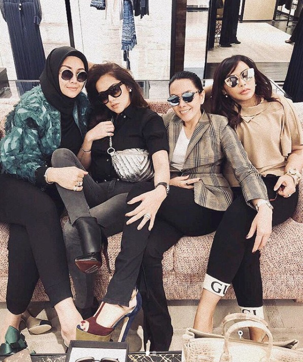 Punya bayi, 5 seleb ini jarang pamer momen bersama si baby di medsos