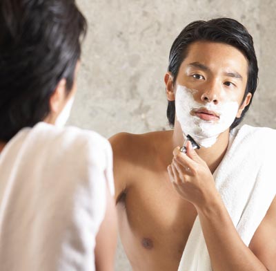 Sering salah kaprah, ini 8 cara perawatan wajah yang benar buat cowok