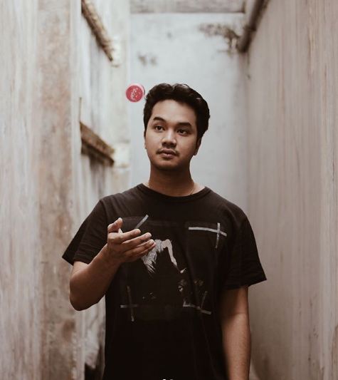 10 Gaya Alfi Asyari, anak Wakil Ketua MPR yang jadi pacar Awkarin