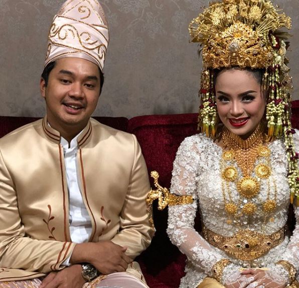 10 Gaya Alfi Asyari, anak Wakil Ketua MPR yang jadi pacar Awkarin