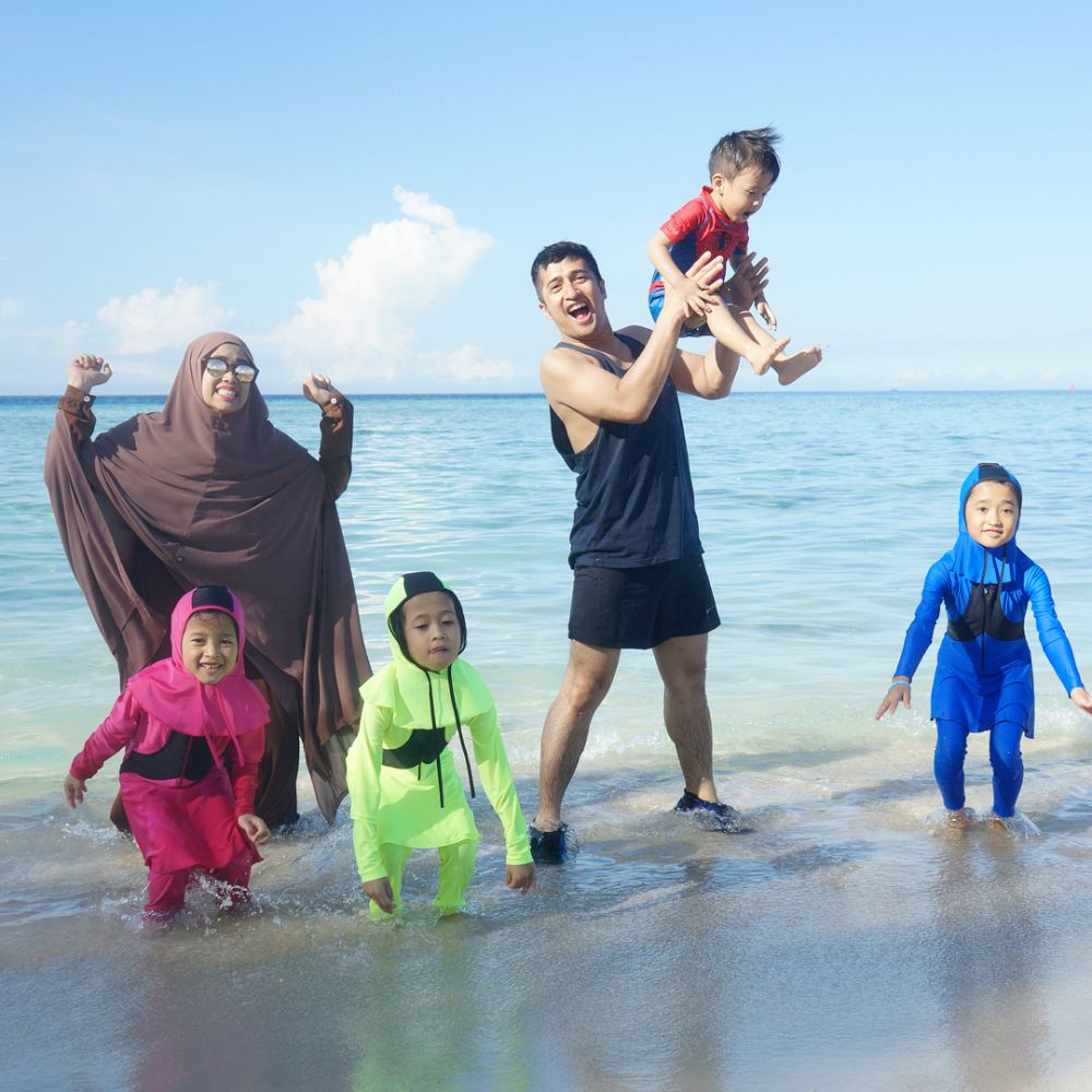 12 Momen harmonis keluarga Irfan Hakim, hidup adem jauh dari gosip