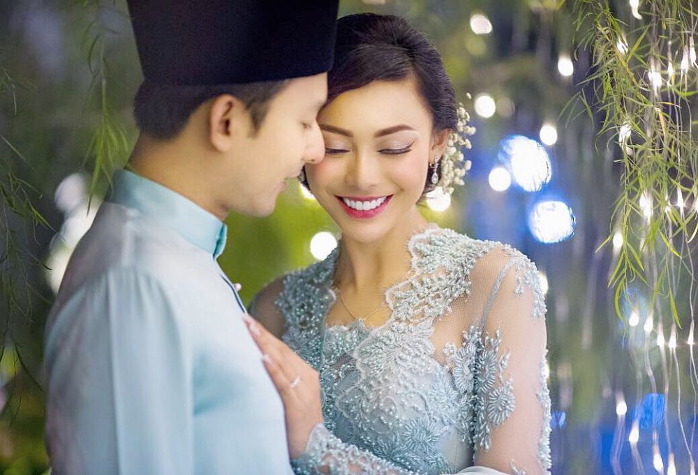 Jarang terekspos, ini 10 potret kebersamaan Whulandary & calon suami