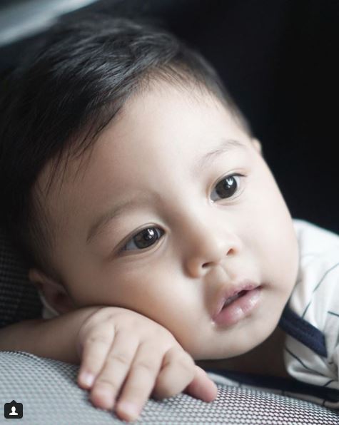 10 Tingkah gemas Zayka Mavendra, anak YouTuber Bena Kribo & Vendryana