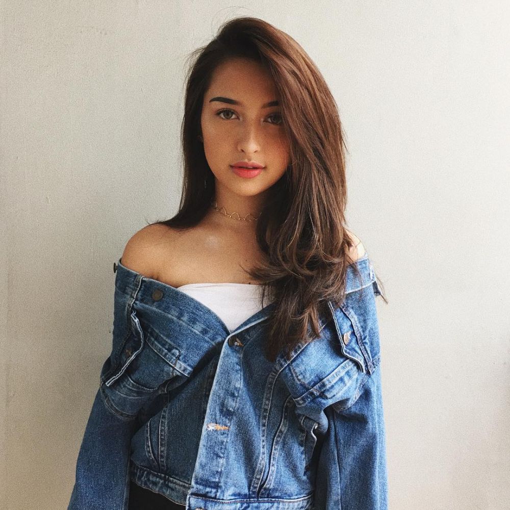 10 Potret Jennifer Coppen, seleb muda yang kontroversial di medsos