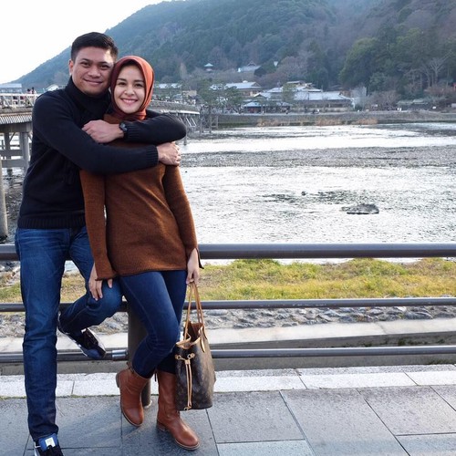 Gaya 7 istri pejabat tinggi pakai tas mewah, siapa paling kece?