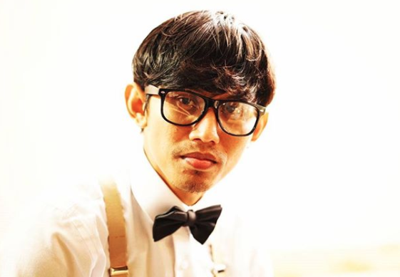 10 Potret Fa'i, jomblo akut inspirasi lagu 'Film Favorit' Sheila On 7