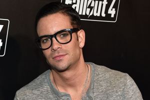 Penggemar serial Glee berduka, Mark Salling meninggal bunuh diri