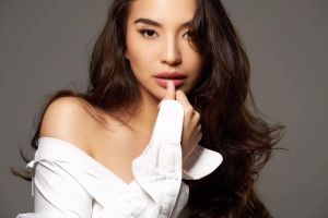 10 Gaya seksi terbaru Manohara, kerap tampil dengan gaun terbuka